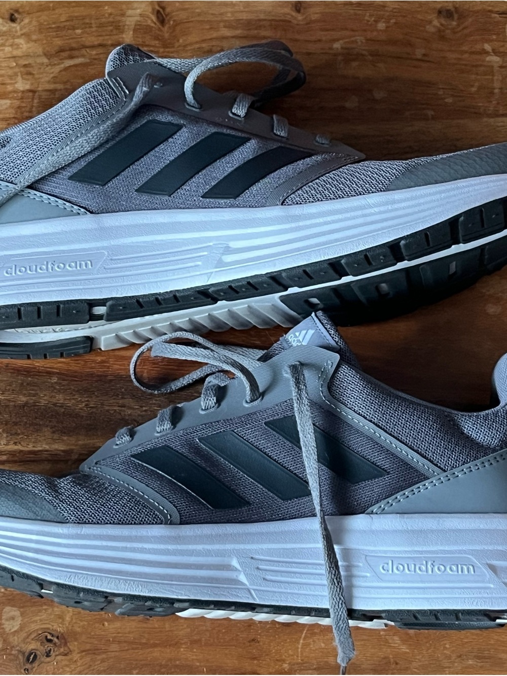 adidas Men’s Grey and Dark Grey Cloudfoam Athletic Shoes - men’s 11